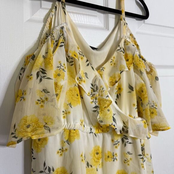 Torrid Yellow Floral Off-Shoulder Wrap Blouse 1X - Picture 4 of 8